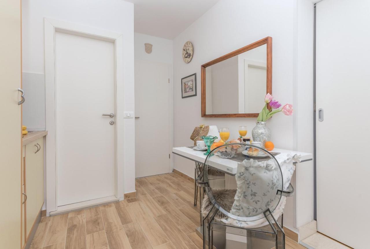 East Side Deluxe Suite Makarska Zewnętrze zdjęcie
