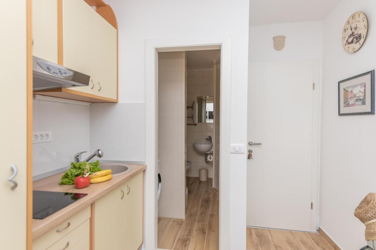 East Side Deluxe Suite Makarska Zewnętrze zdjęcie