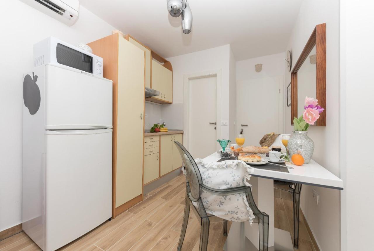 East Side Deluxe Suite Makarska Zewnętrze zdjęcie