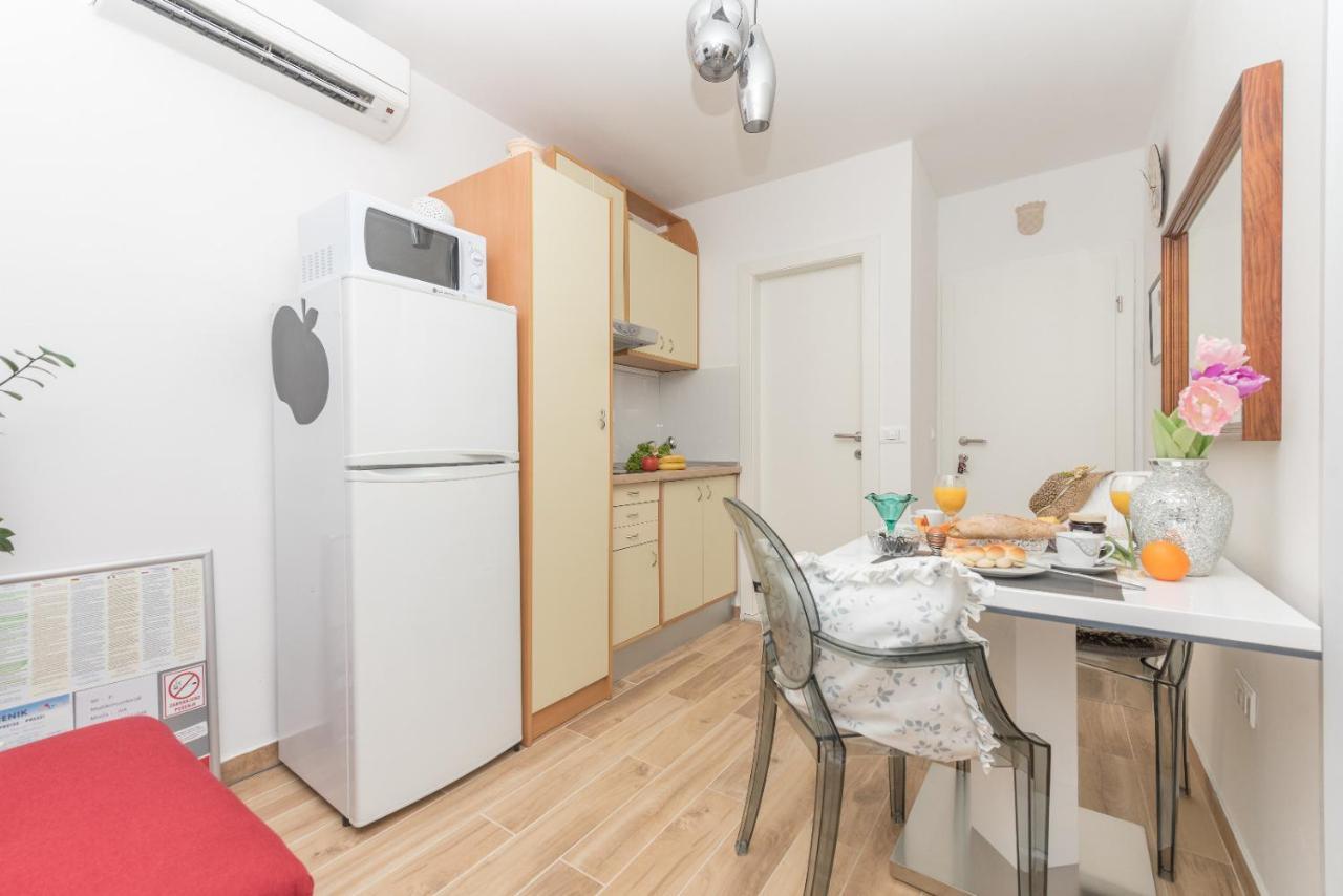 East Side Deluxe Suite Makarska Zewnętrze zdjęcie